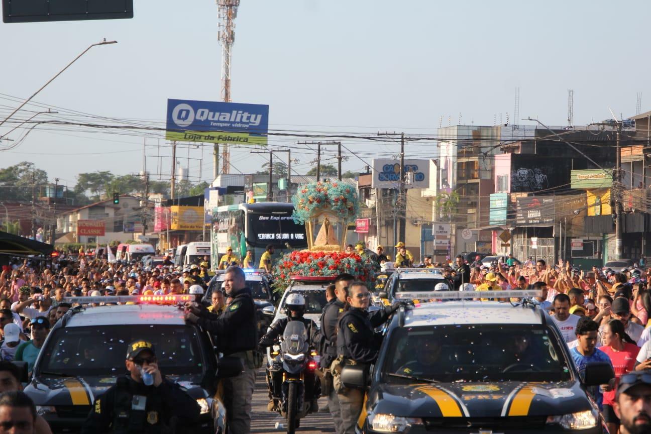 A imagem em destaque mostra a Romaria Rodoviária.